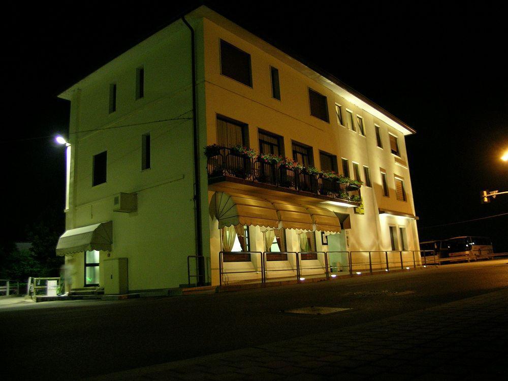 Hotel Da Vito Кампанья-Лупия Экстерьер фото