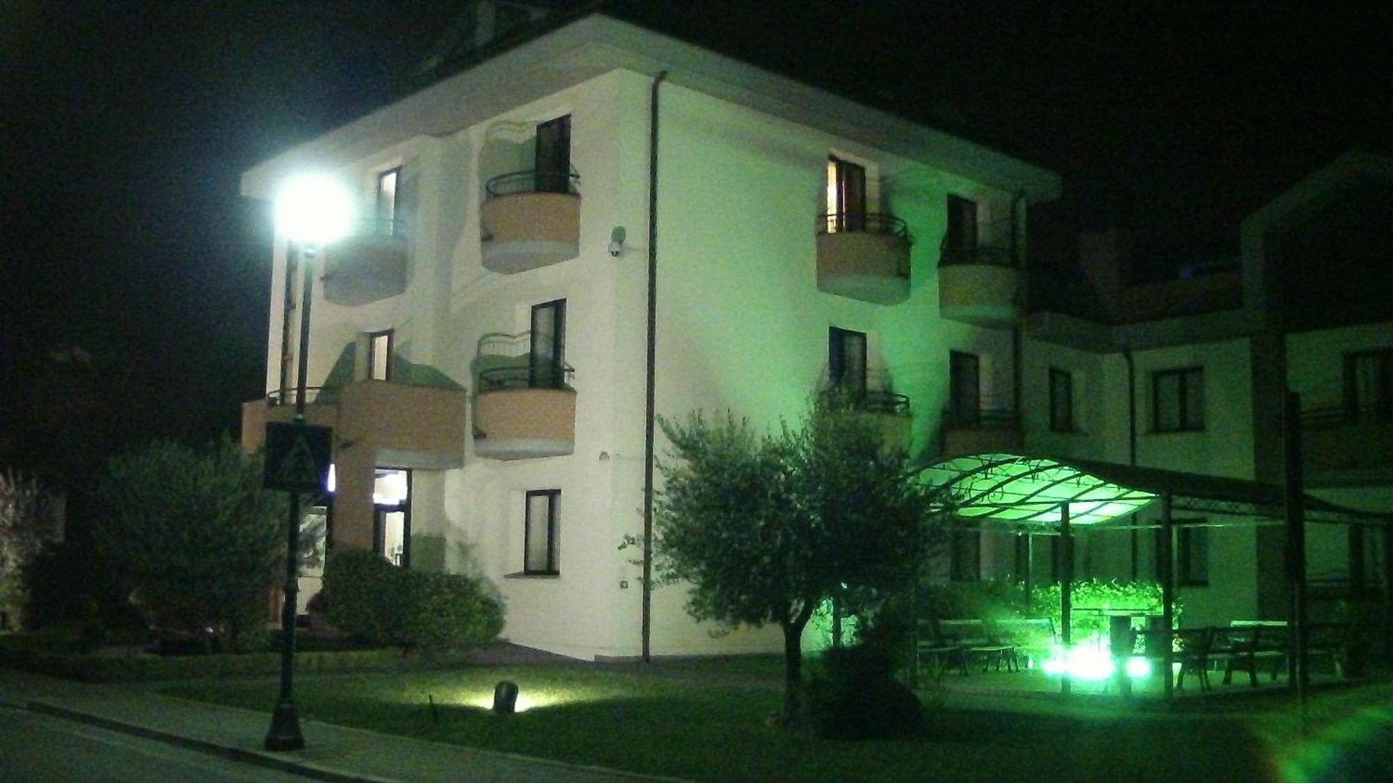 Hotel Da Vito Кампанья-Лупия Экстерьер фото