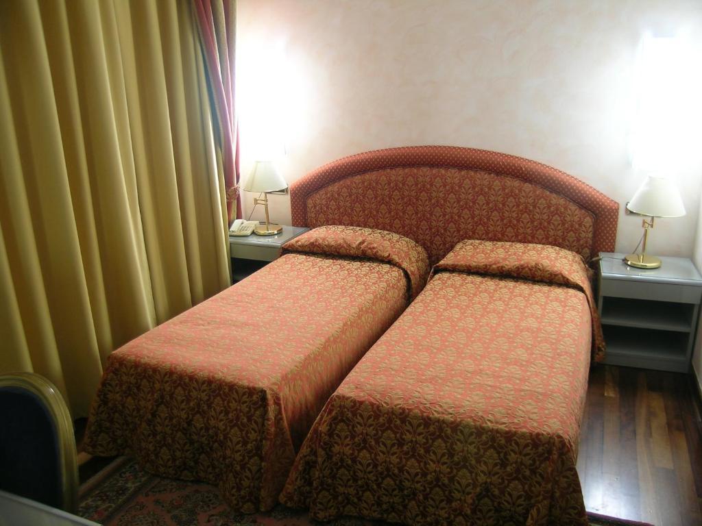 Hotel Da Vito Кампанья-Лупия Экстерьер фото